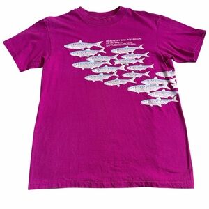 Vintage Monterey Bay Aquarium Sardines T Shirt Sz M Magenta Single Stitch USA